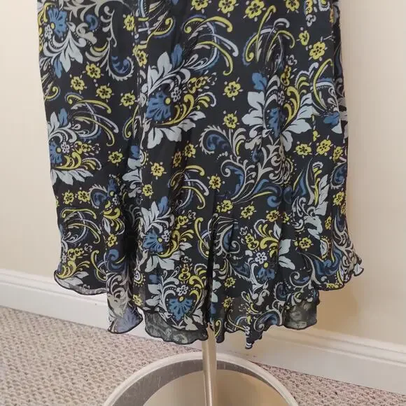 Cabi Skirt Roll Down Waist / Convertible Style #691 - Picture 3 of 6